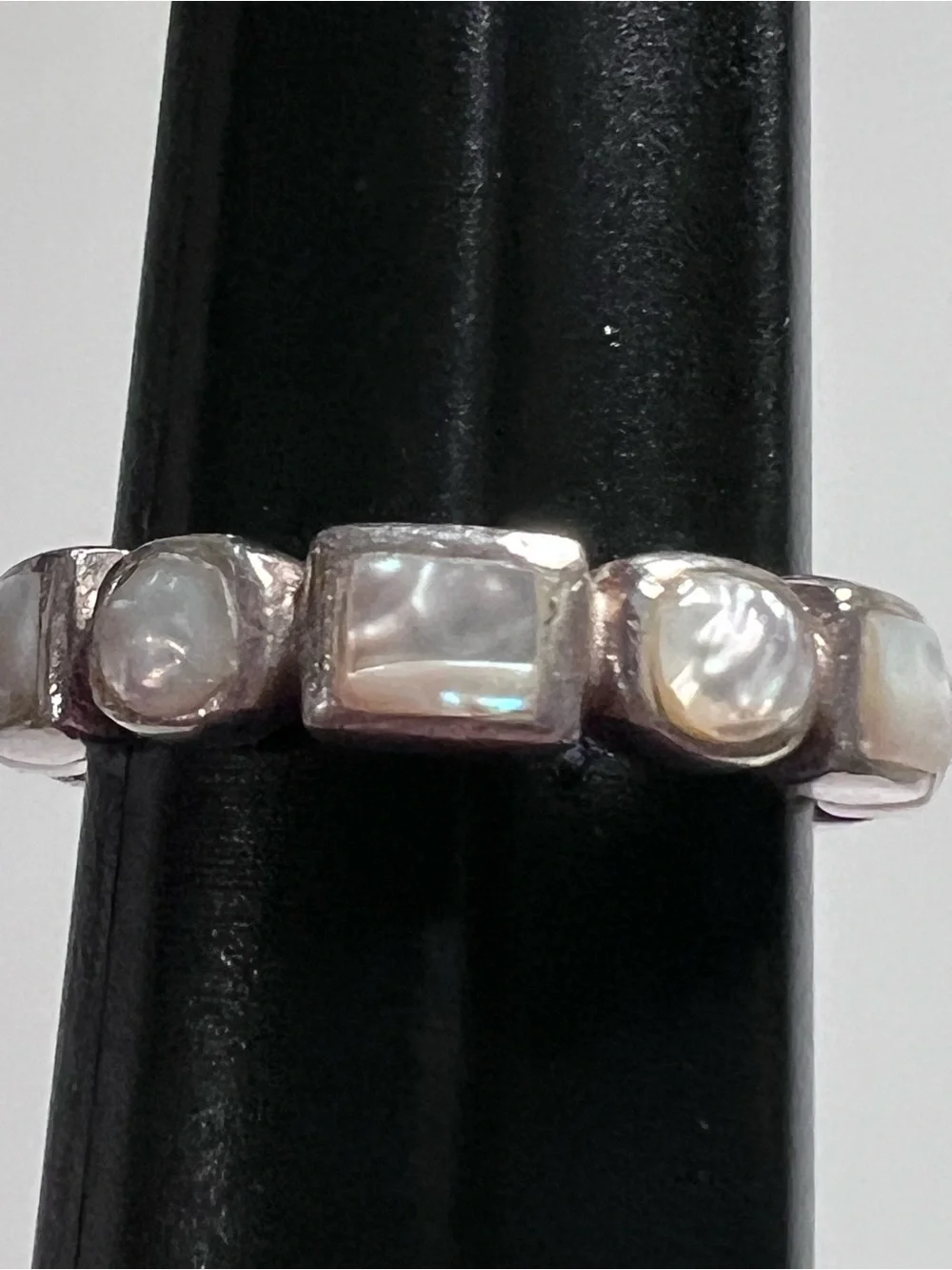 925 Sterling Silver Mother of Pearl Bezel Set Band Ring Size 5 Peyote Bird